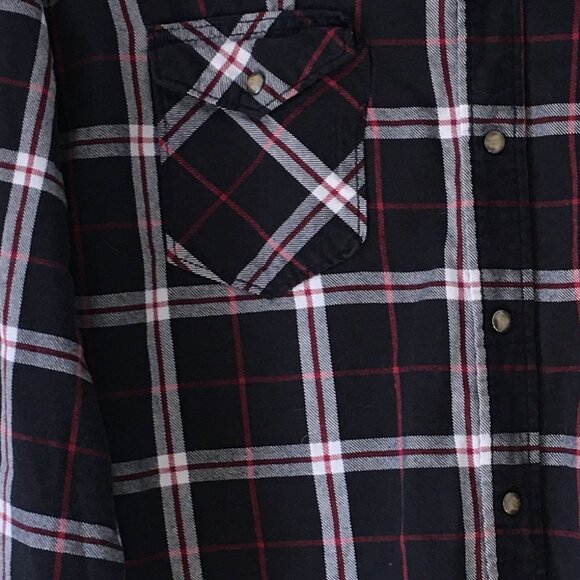 T-shirt and Flannel Shop! Like this to get notified when we got new stuff! - Picture 4 of 10